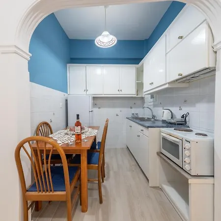 Island's Happy Apartment